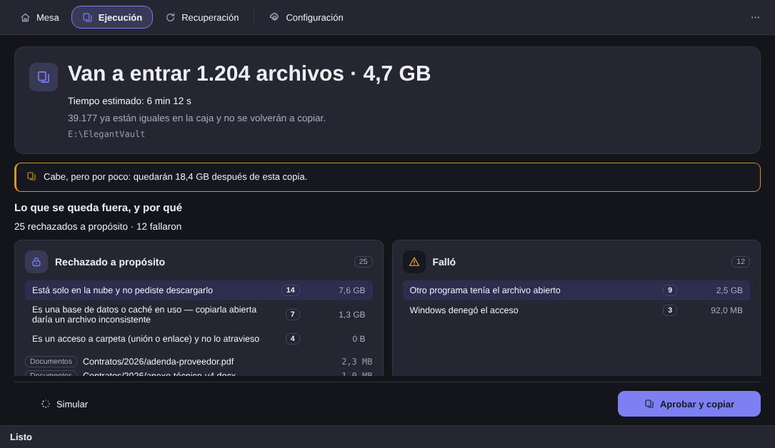 Simulación de Elegant Vault: Van a entrar 1.204 archivos y 4,7 GB, tiempo estimado de 6 min 12 s, el aviso en ámbar de que cabe pero por poco, y la sección Lo que se queda fuera y por qué con los dos cubos lado a lado — rechazado a propósito y falló — cada motivo con su recuento y sus bytes